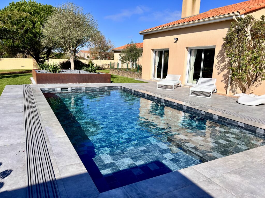 Liner pierre de Bali